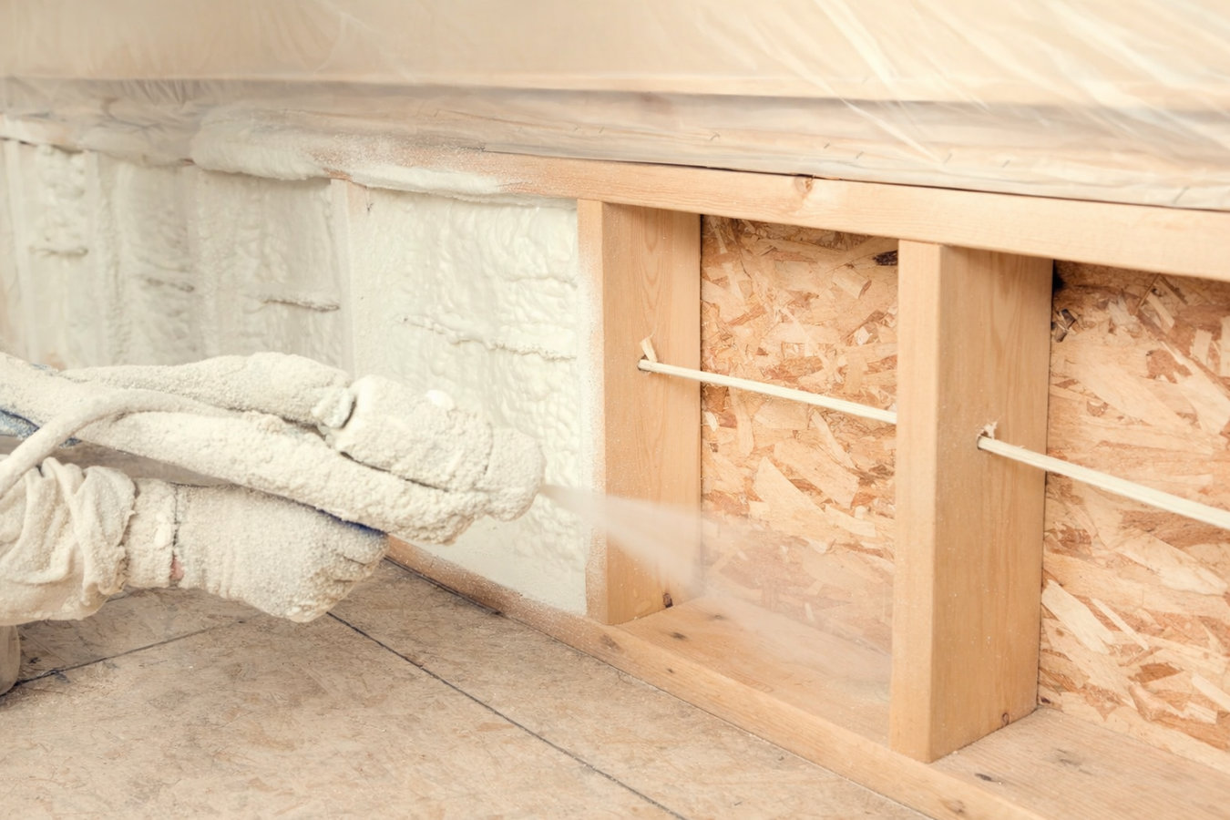 Closed-cell foam insulation